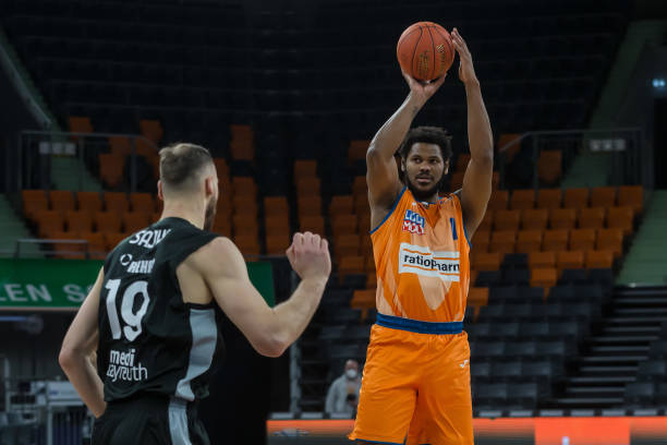 但他已经展 但他已经展